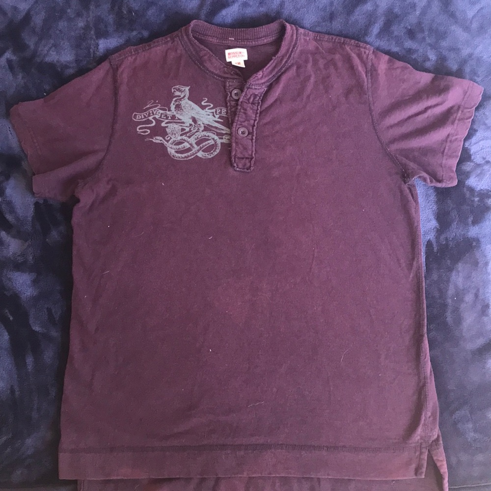 Burgundy men’s T-shirt